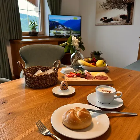 La Montana & Hiking アパート シュラートミンク