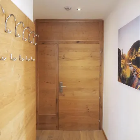 La Montana & Hiking *