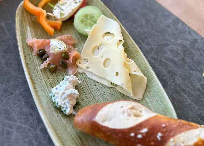 La Montana & Hiking *